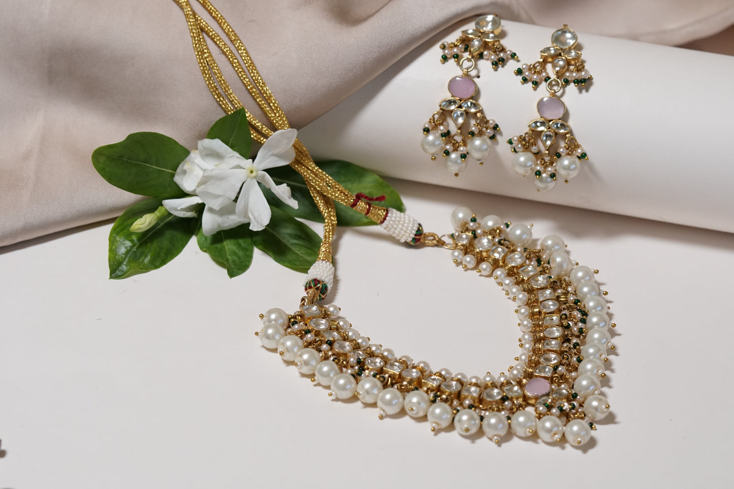 White Kundan Necklace Set H1-051
