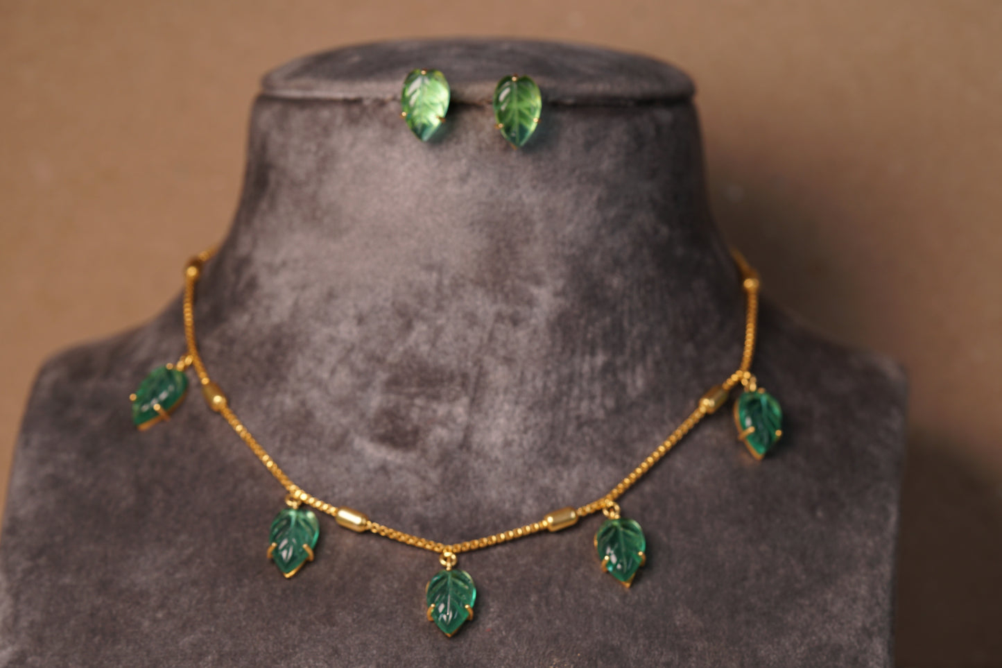 Stone Necklace Set (4-8277)(AK)