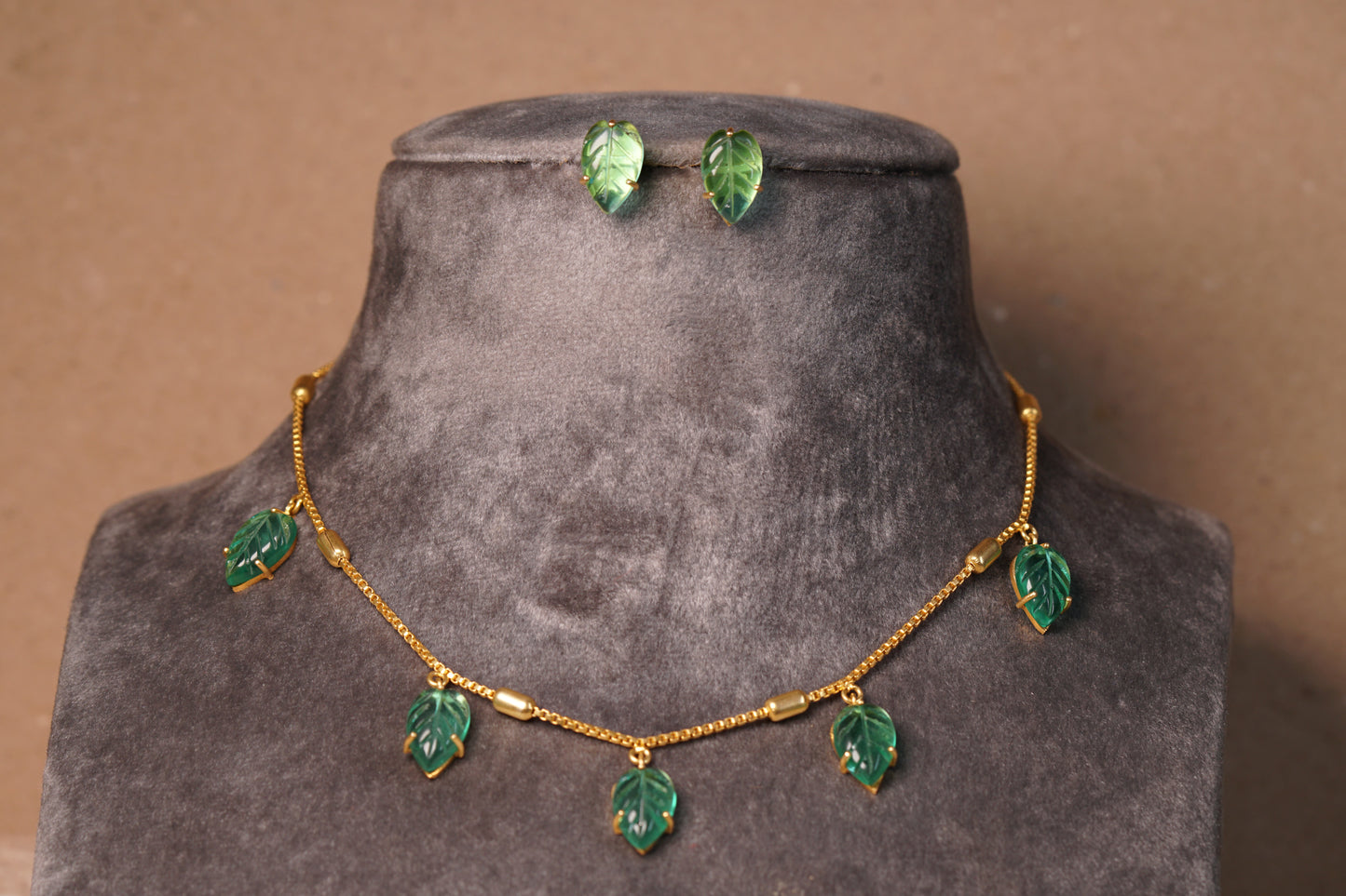 Stone Necklace Set (4-8277)(AK)