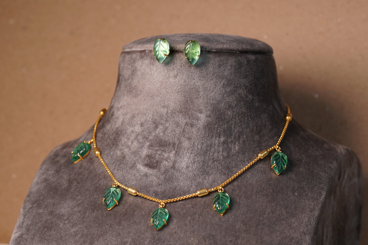 Stone Necklace Set (4-8277)(AK)