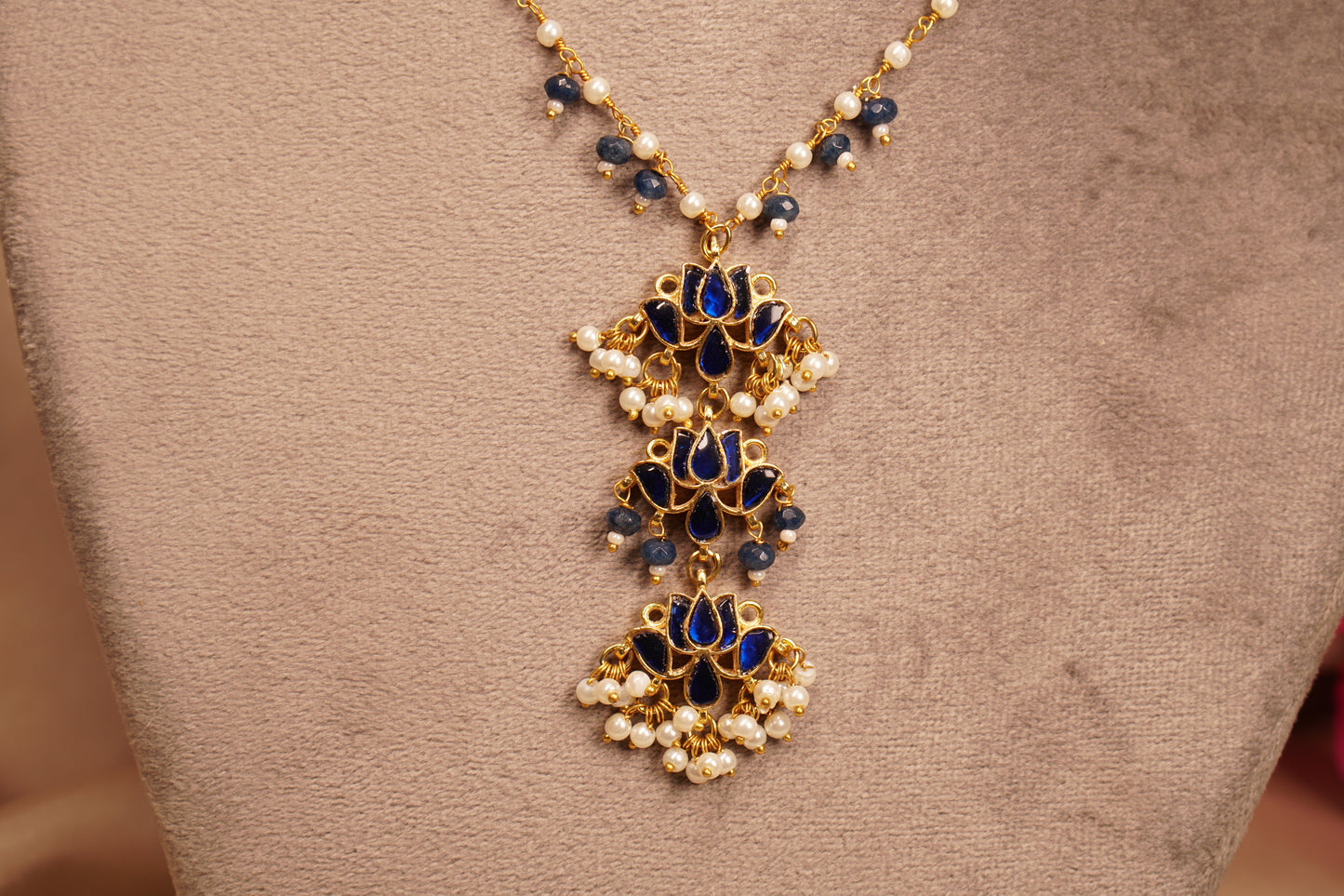 Lotus Pendant (H1-016)