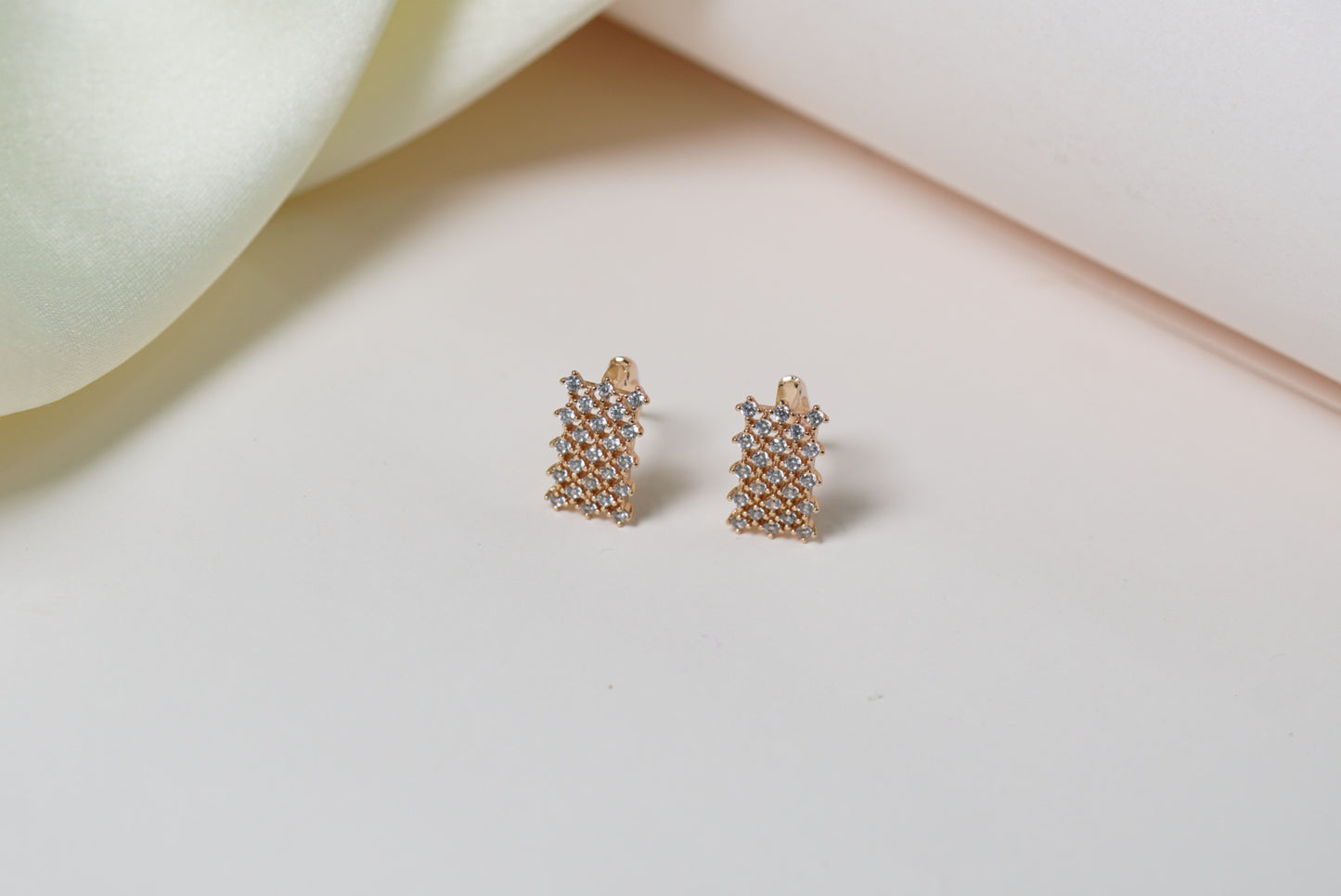 Small Ad studs H1-059