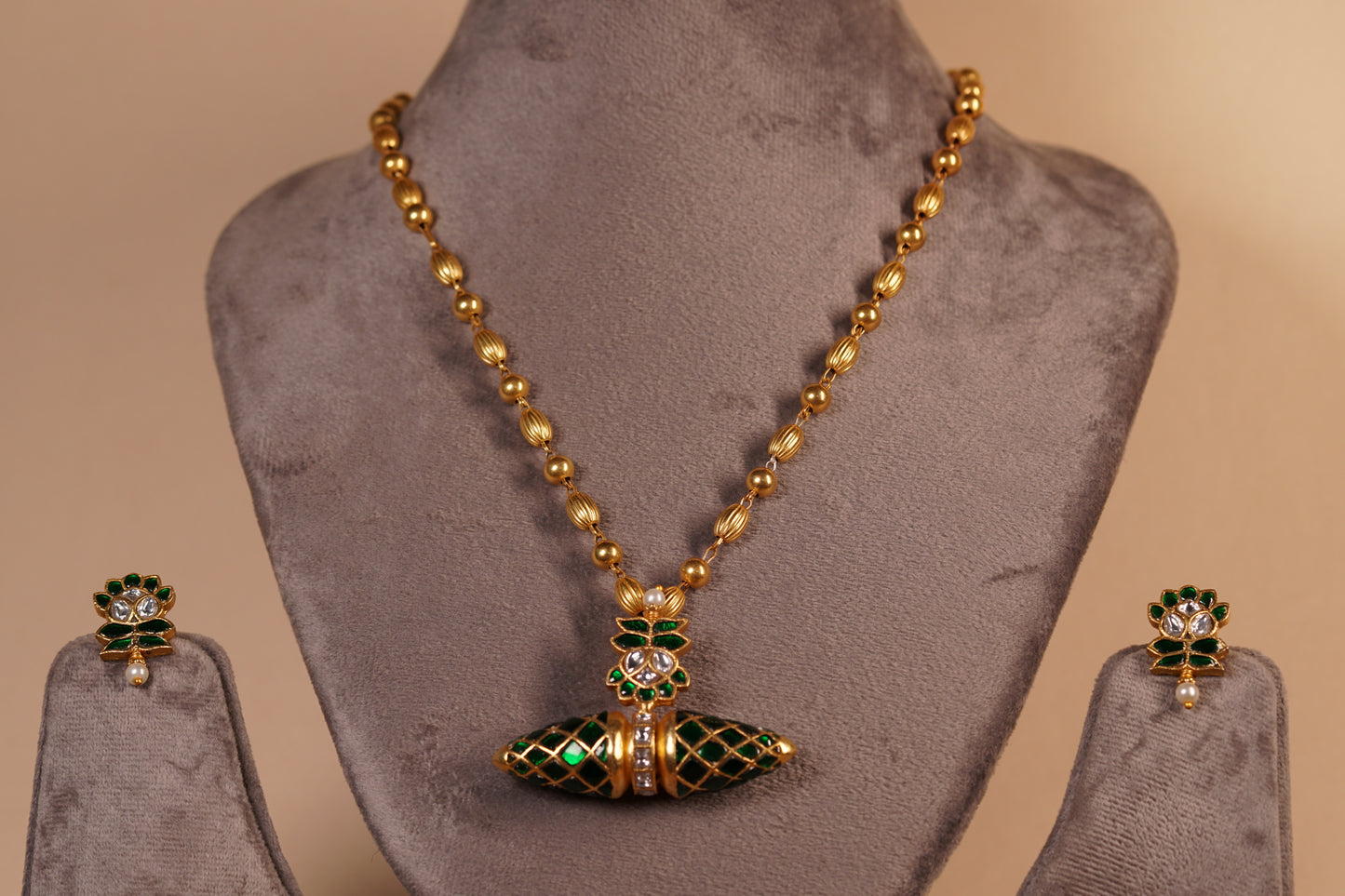 AD Necklace Set (4-8202(AK)