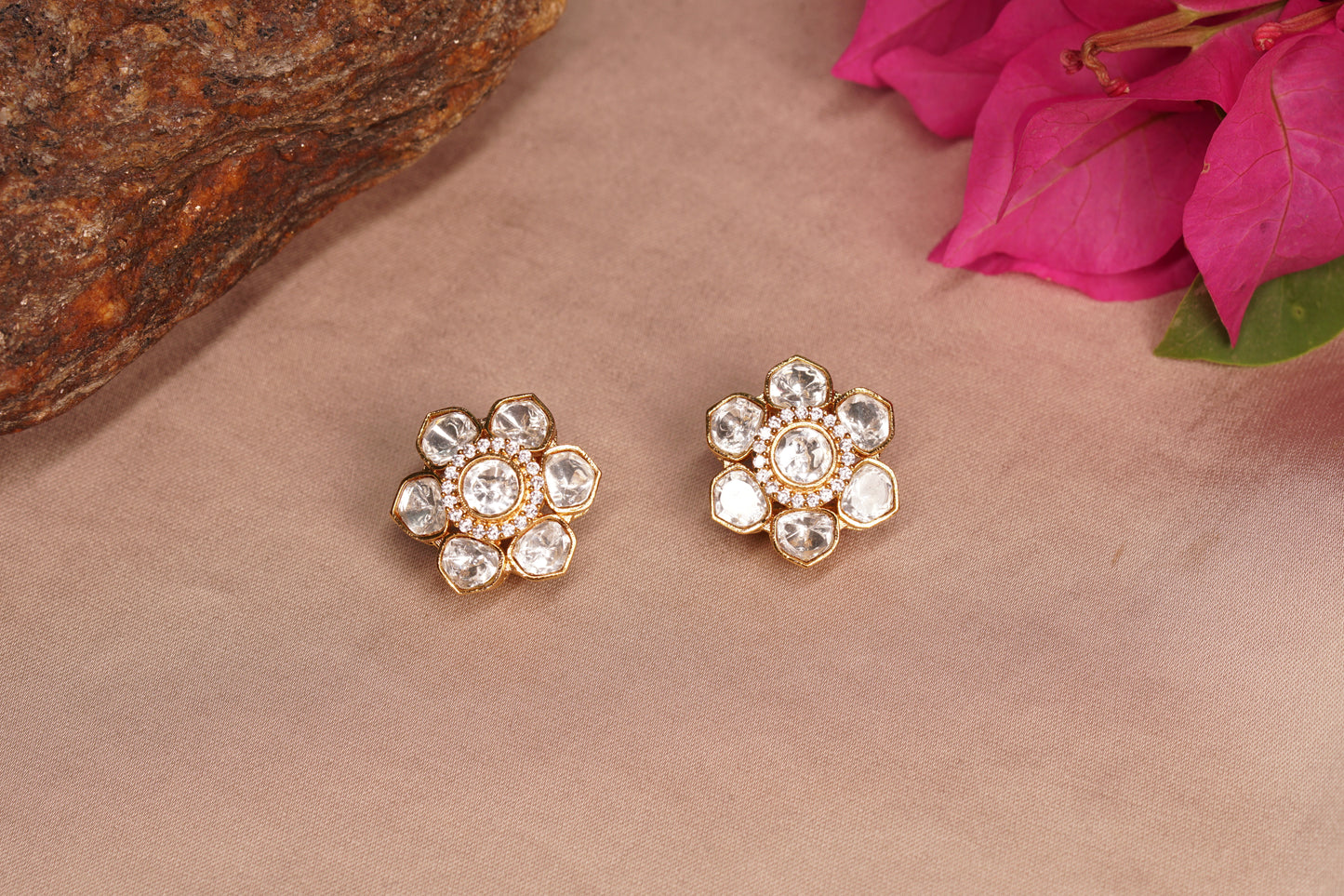 White Polki studs H1-202