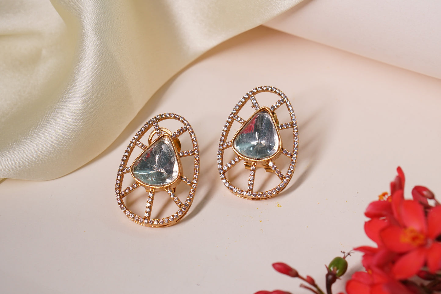 White polki Studs H1-177