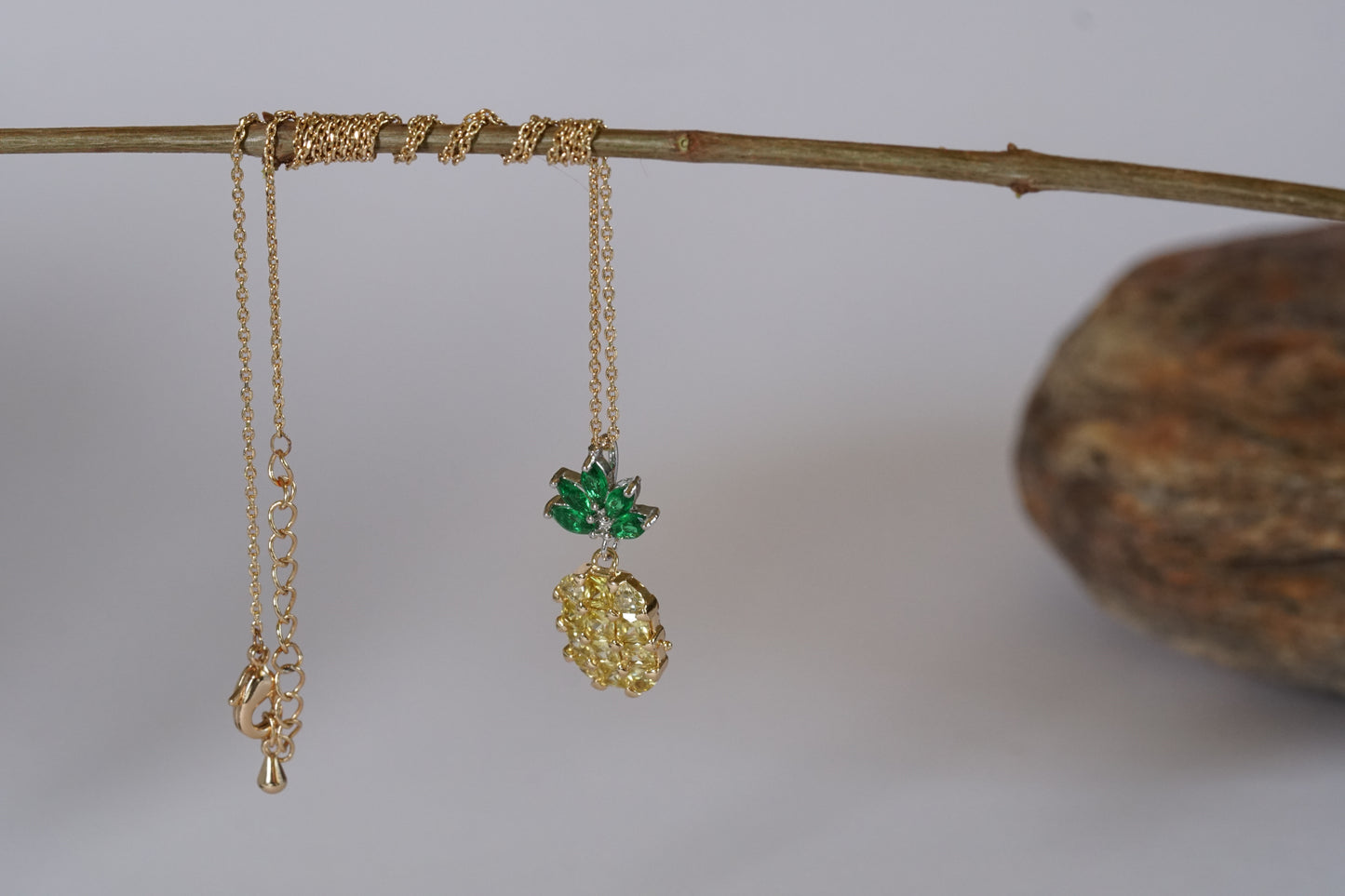 Sworaski Pinapple shape Pendant H1-064